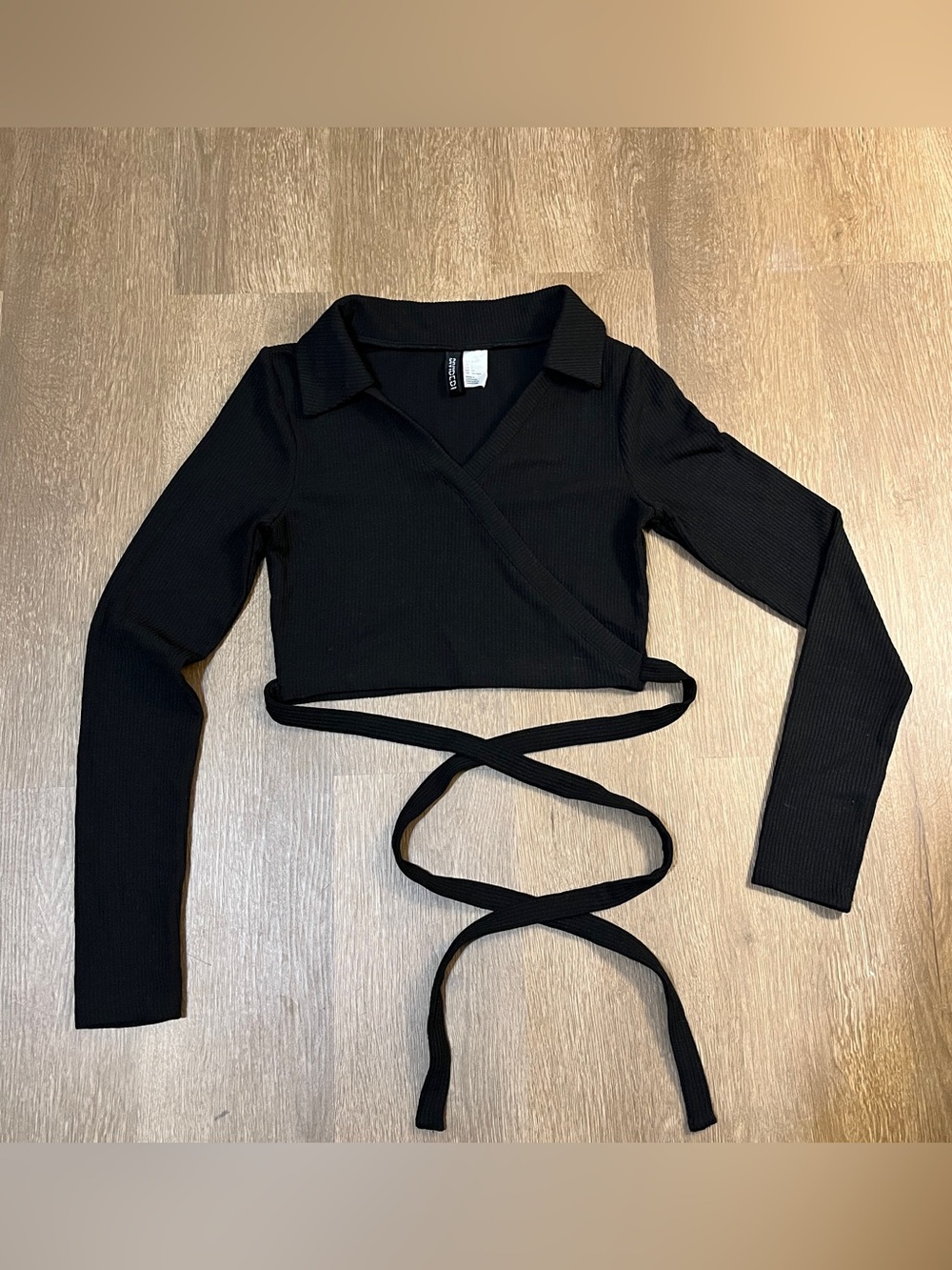 H&M Black Ribbed Wrap Crop Top with Tie Details & Long Sleeves (S)